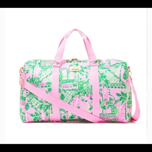Lilly Pulitzer Handbags - Lilly Pulitzer GWP Duffle Bag